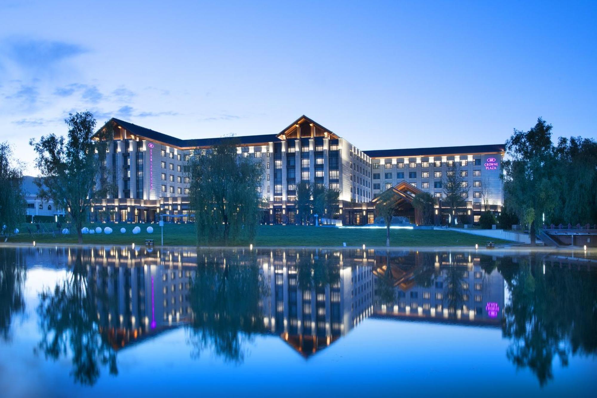 Crowne Plaza Beijing Badaling, an IHG Hotel Yanqing Bagian luar foto